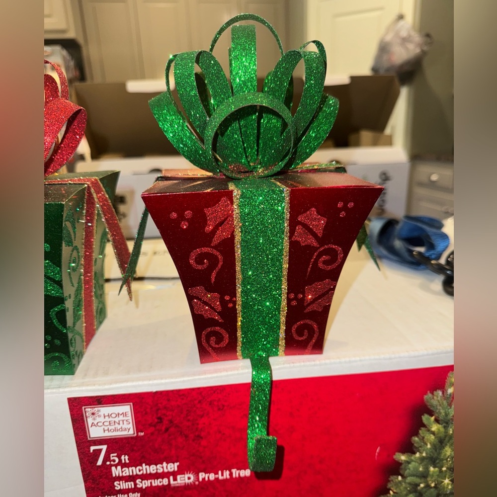 Set/3 Stocking holders - Picture 3 of 3